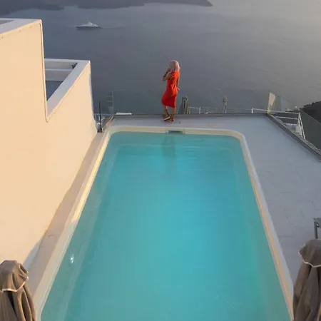Pearl On The Cliff & By Pearl Collection 3* Fira (Santorini)