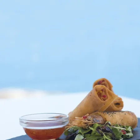 Hotel Pearl On The Cliff & By Pearl Collection Fira (Santorini)