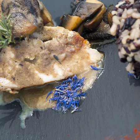 Hotel Pearl On The Cliff & By Pearl Collection 3*