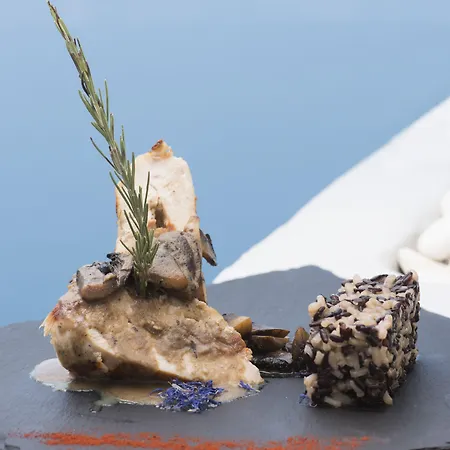 Hotel Pearl On The Cliff & By Pearl Collection Fira (Santorini)