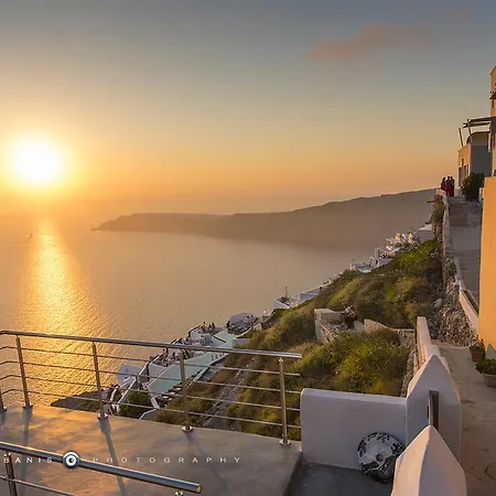 Pearl On The Cliff & By Pearl Collection 3* Fira (Santorini)
