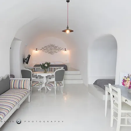 Pearl On The Cliff & By Pearl Collection