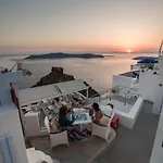 Pearl On The Cliff & By Pearl Collection Fira (Santorini)