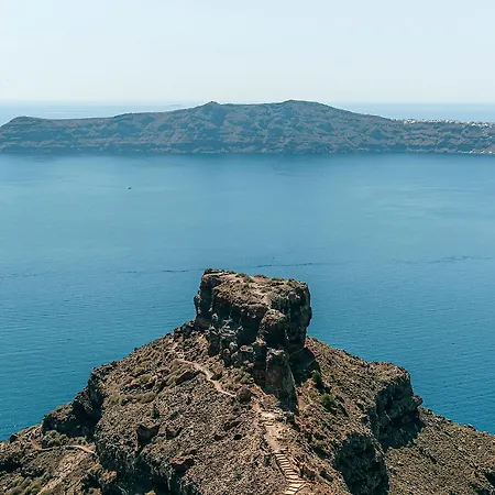 Pearl On The Cliff & By Pearl Collection Φηρά