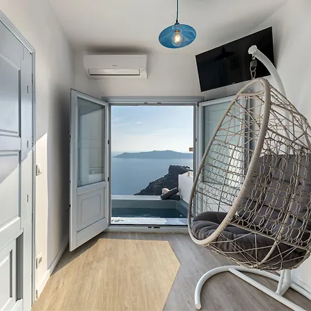 Pearl On The Cliff & By Pearl Collection 3* Fira (Santorini)