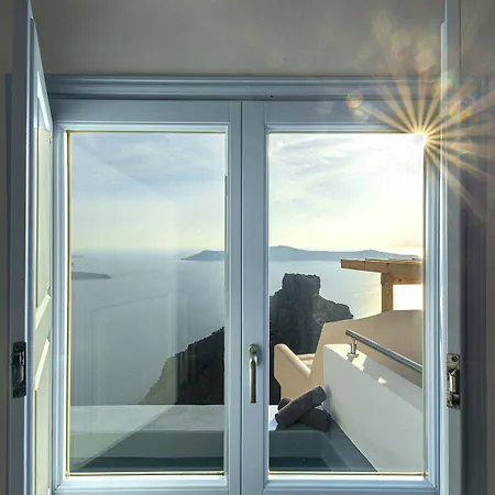 Pearl On The Cliff & By Pearl Collection Hotel 3*