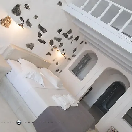 Pearl On The Cliff & By Pearl Collection