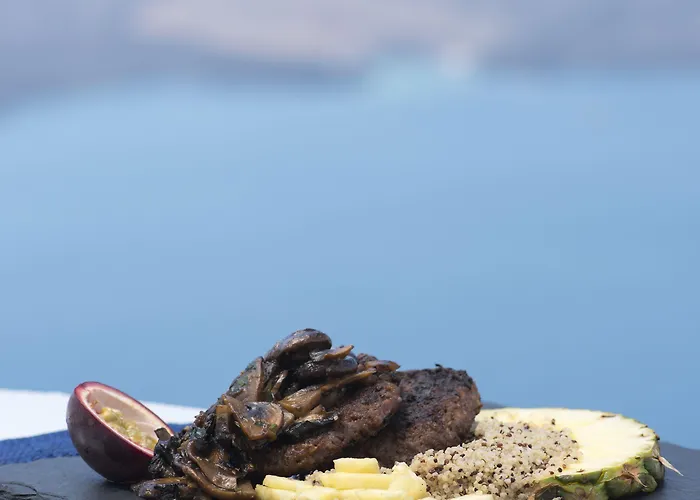 Hotel Pearl On The Cliff & By Pearl Collection Fira (Santorini)