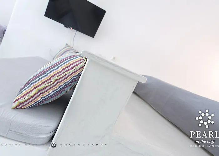 Hotel Pearl On The Cliff & By Pearl Collection 3*