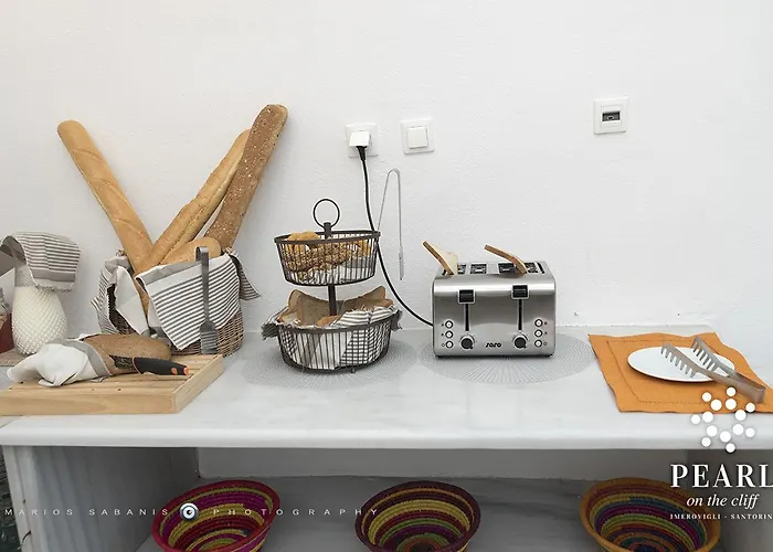 Pearl On The Cliff & By Pearl Collection Fira (Santorini)