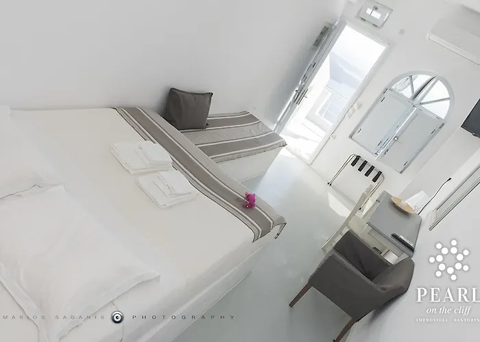 Hotel Pearl On The Cliff & By Pearl Collection 3*