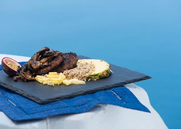 Pearl On The Cliff & By Pearl Collection Hotel 3*