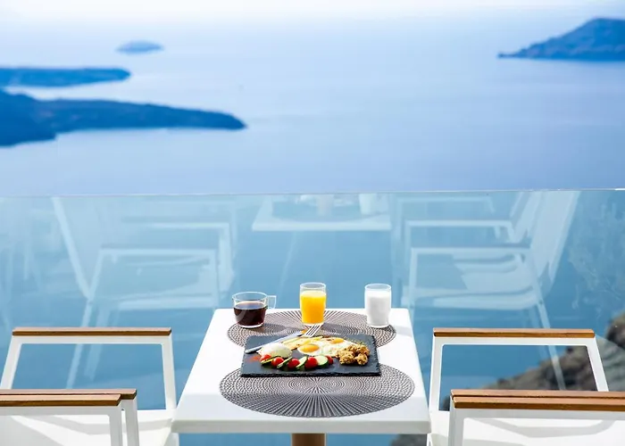 Hotel Pearl On The Cliff & By Pearl Collection Fira (Santorini)