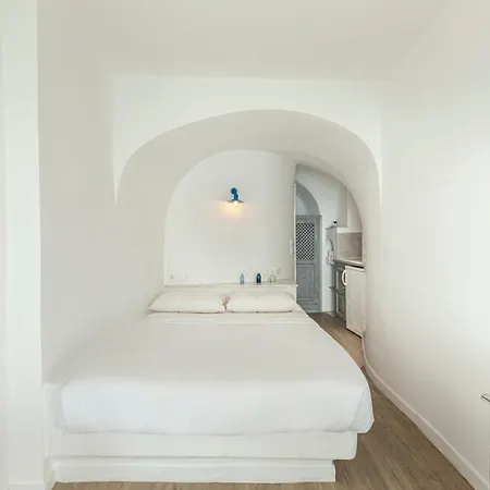 Pearl On The Cliff & By Pearl Collection 3* Imerovigli (Santorini)