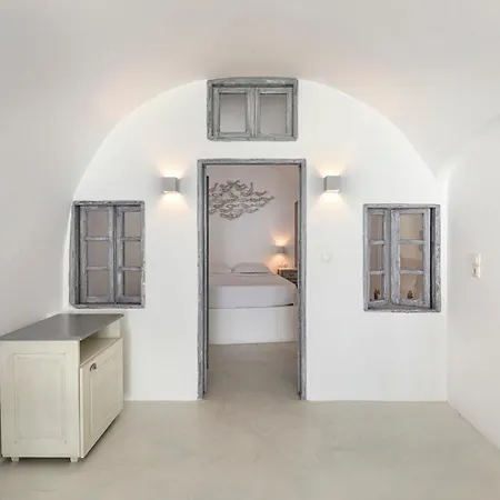 Pearl On The Cliff & By Pearl Collection Hotel 3*