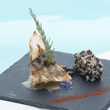 Hotel Pearl On The Cliff & By Pearl Collection 3*