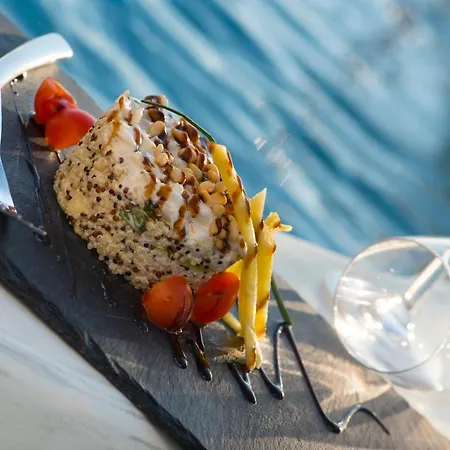 Pearl On The Cliff & By Pearl Collection 3* Imerovigli (Santorini)