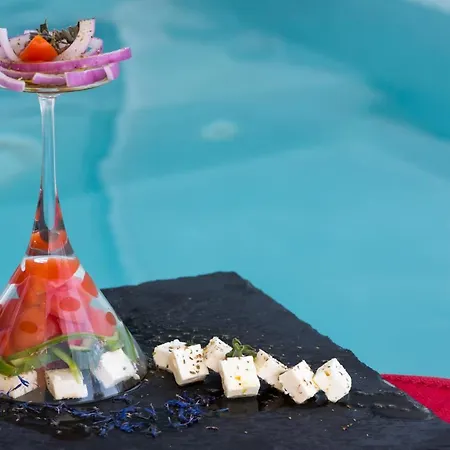 Pearl On The Cliff & By Pearl Collection 3* Imerovigli (Santorini)
