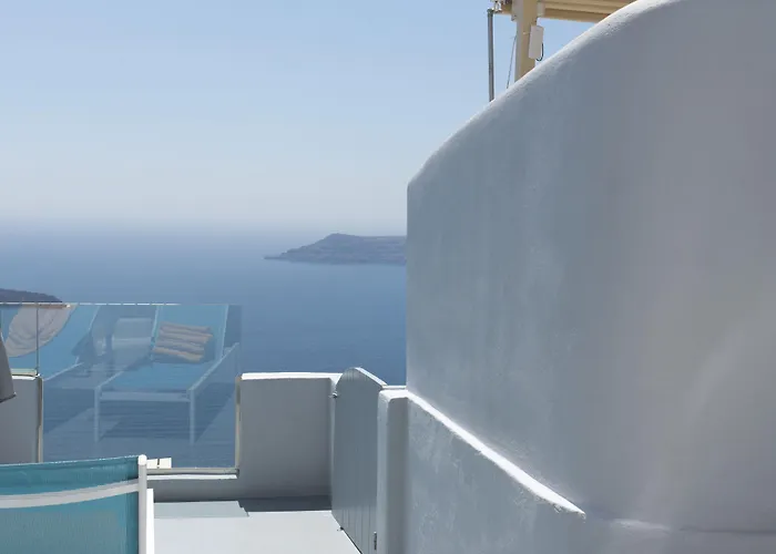 Pearl On The Cliff & By Pearl Collection 3* Fira (Santorini)