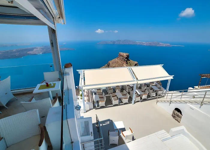 Pearl On The Cliff & By Pearl Collection Hotel 3*