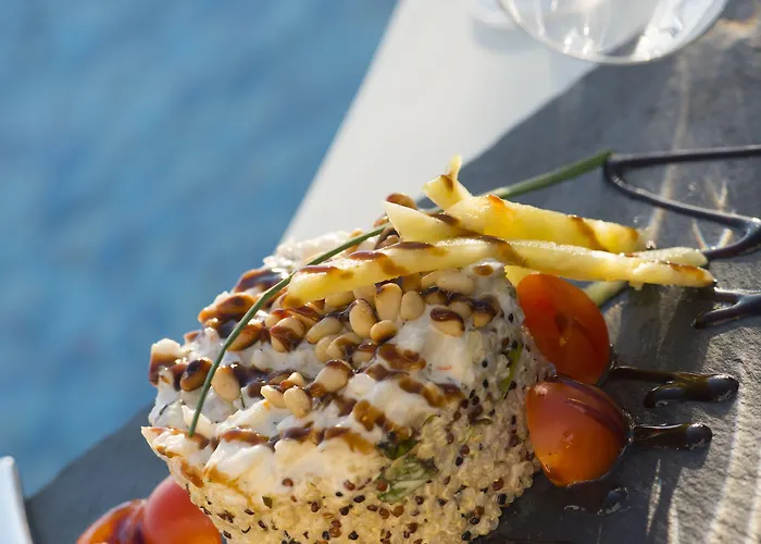 Pearl On The Cliff & By Pearl Collection 3* Fira (Santorini)