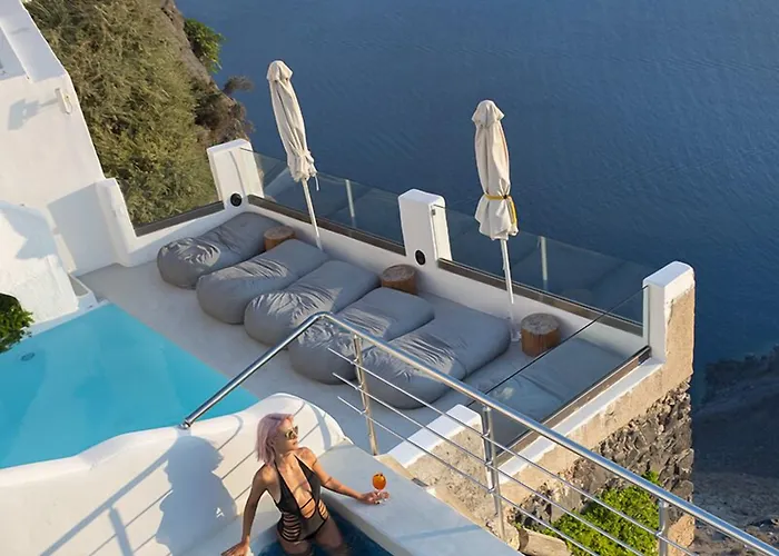 Hotel Pearl On The Cliff & By Pearl Collection 3*