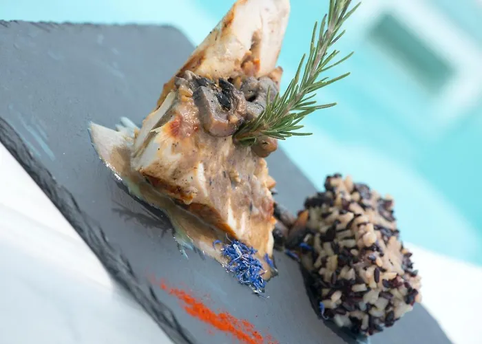 Hotel Pearl On The Cliff & By Pearl Collection 3*