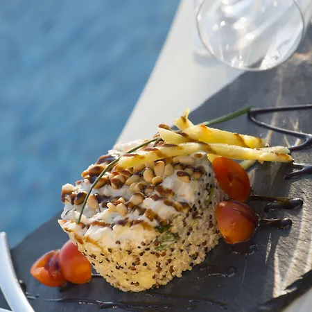 Pearl On The Cliff & By Pearl Collection 3* Fira (Santorini)