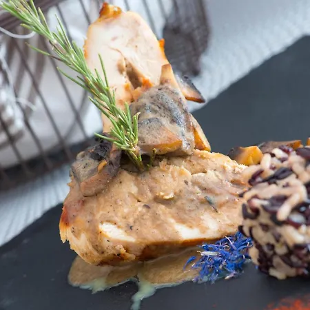 Pearl On The Cliff & By Pearl Collection Hotel 3*